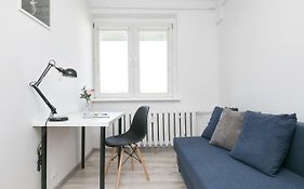 Rooms4Less